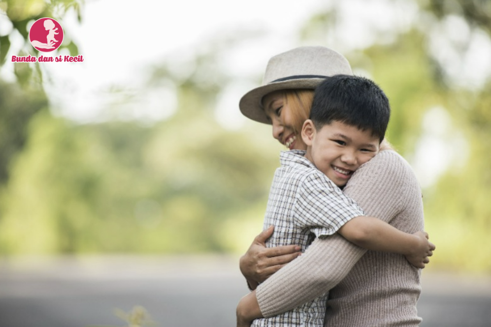 Cara Tepat Membangun Secure Attachment pada Si Kecil